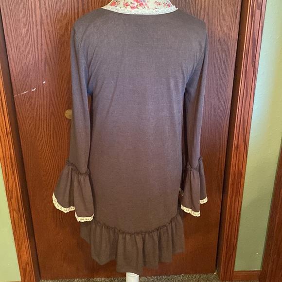 entro Embroidered Dress - Picture 3 of 8